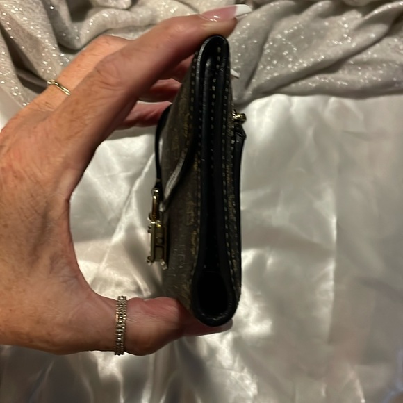 Dooney and Bourke signature lock long wallet - Picture 10 of 15